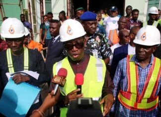 Task force on environment demolishes illegal structures at Ogbe-Ijoh market, Warri