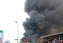 Fire razes Ogbegonogo market in Asaba, Okowa promises to help affected traders
