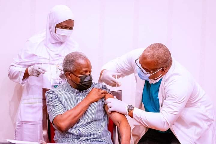 President Buhari, Osinbajo vaccinated with COVID-19 vaccine 