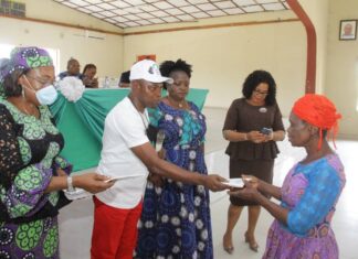 Foundation, council give N1.5mn grant to rural farmers in Akwa Ibom
