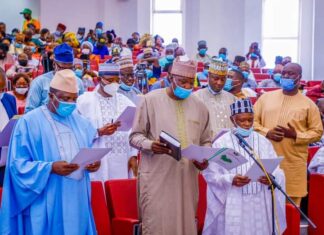 Governor Lalong swear-in newly elected local government chairmen