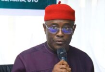 Udo Kierian somersaults