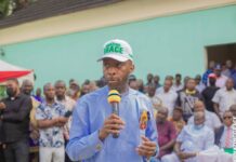 Onofiok Luke states commitment to welfare of PDP members, gives party N20m for Christmas