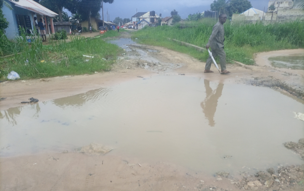 Mbiabong community lauds Akwa Ibom Gov't for improved pace of work on road project 